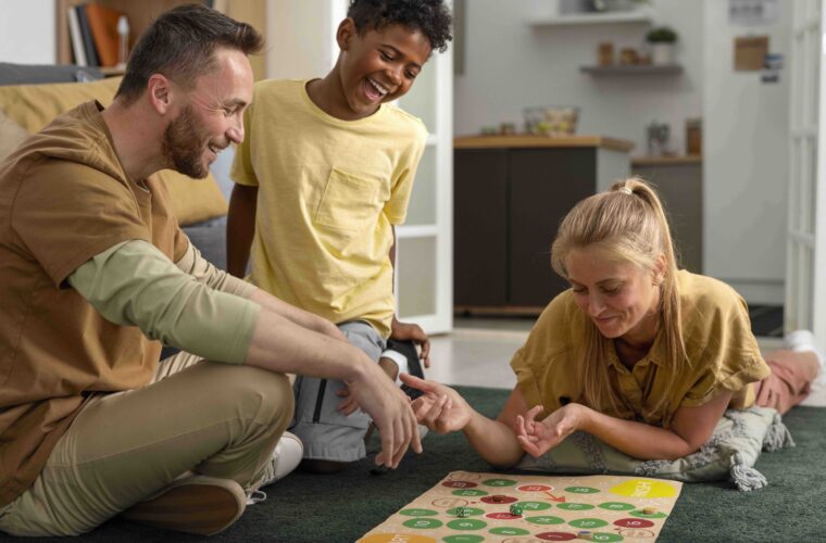 Het artikel "Coaching van gezin" op yc-m.nl bespreekt hoe gezinscoaching kan bijdragen aan het verbeteren van onderlinge communicatie en het verduidelijken van wederzijdse verwachtingen binnen het gezin. Door middel van gesprekken en oefeningen helpt de coaching gezinnen om beter met elkaar te communiceren, misverstanden te verminderen en een harmonieuze thuisomgeving te creëren.