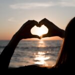 Het onderhouden van een gezonde en liefdevolle relatie vereist voortdurende aandacht en inzet van beide partners.