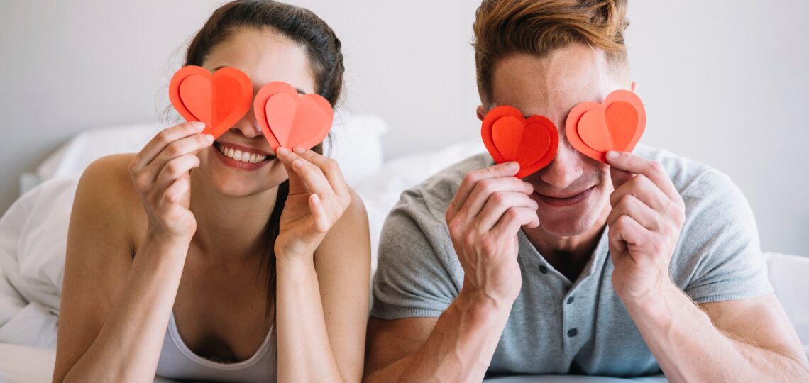 Intenties en verwachtingen: Het is cruciaal om de eigen motivaties en verwachtingen te begrijpen voordat men zich op dergelijke platforms begeeft. Het zoeken naar externe spanning kan wijzen op onvervulde behoeften binnen de huidige relatie.