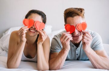 Intenties en verwachtingen: Het is cruciaal om de eigen motivaties en verwachtingen te begrijpen voordat men zich op dergelijke platforms begeeft. Het zoeken naar externe spanning kan wijzen op onvervulde behoeften binnen de huidige relatie.