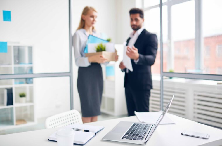 oordelen van coaching voor werknemers Meer zelfvertrouwen – Werknemers krijgen inzicht in hun eigen kwaliteiten en leren deze beter benutten. Effectieve communicatie – Verbetering van samenwerkingsvaardigheden en het geven en ontvangen van feedback. Stressmanagement – Leren omgaan met werkdruk en stress om uitval te voorkomen. Persoonlijke en professionele groei – Ondersteuning bij loopbaanontwikkeling en het ontdekken van drijfveren. Betere werk-privébalans – Inzicht krijgen in hoe je energie behoudt en voorkomt dat werkproblemen privé doorwerken.
