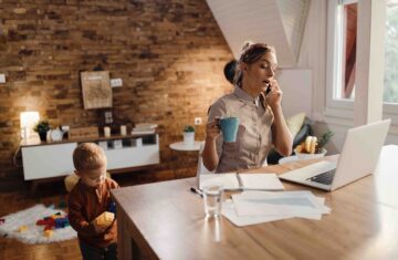 Het artikel "Vaker in de ziektewet door privé-problemen" op yc-m.nl bespreekt hoe persoonlijke problemen een aanzienlijke invloed kunnen hebben op het werkzame leven van medewerkers. Uit onderzoek blijkt dat in 50% van de gevallen de oorzaak van ziekteverzuim ligt in de privésfeer. ​